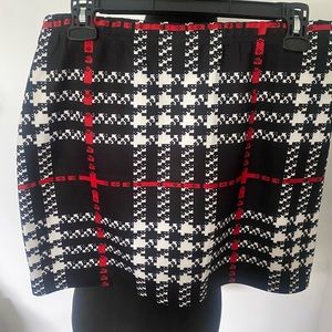 Mini skirt with side slit